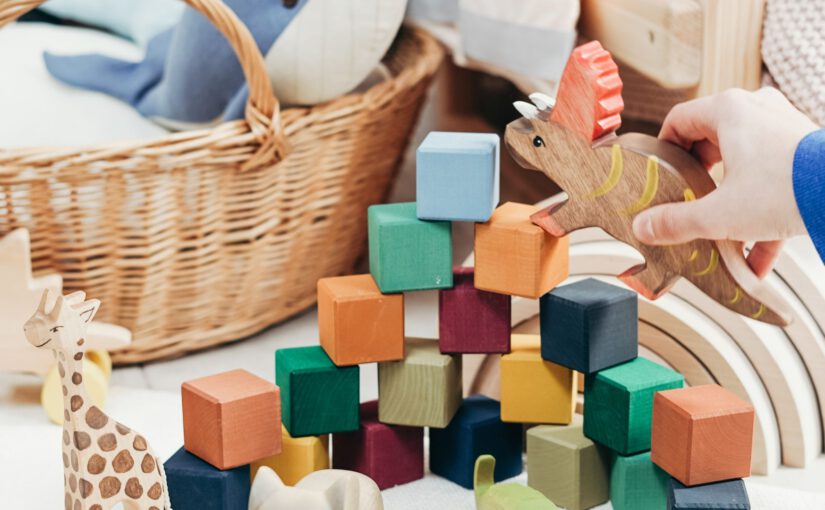 Zabawki drewniane – czy warto je podarować dziecku?